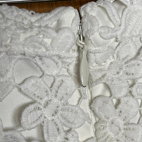 Lulu’s Woman’s Floral Embroidered Zip Up Mini Body-con Dress Size Large - Picture 5 of 7